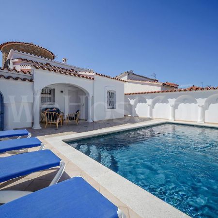 Villa Et Studio Avec Piscine - Wehostyou Empuriabrava Luaran gambar